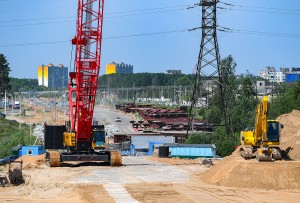 В Твери продолжается возведение Западного моста через Волгу